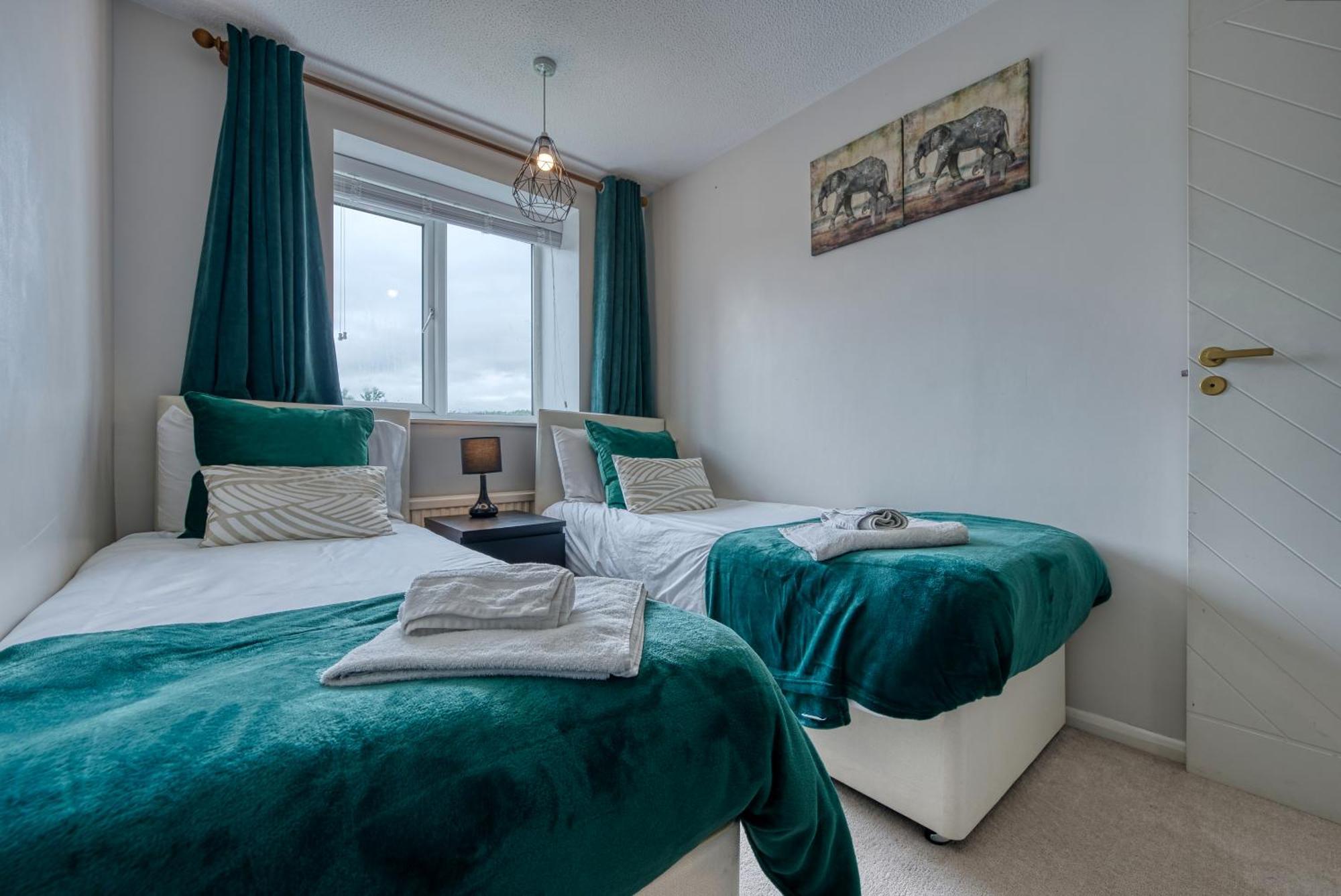 Capri 13 Sa - 3 Bed House, Close To Loughborough University & M1 Motorway, Free Wifi, Big Garden, Ample Parking- Ask For Contractor Rates! Экстерьер фото