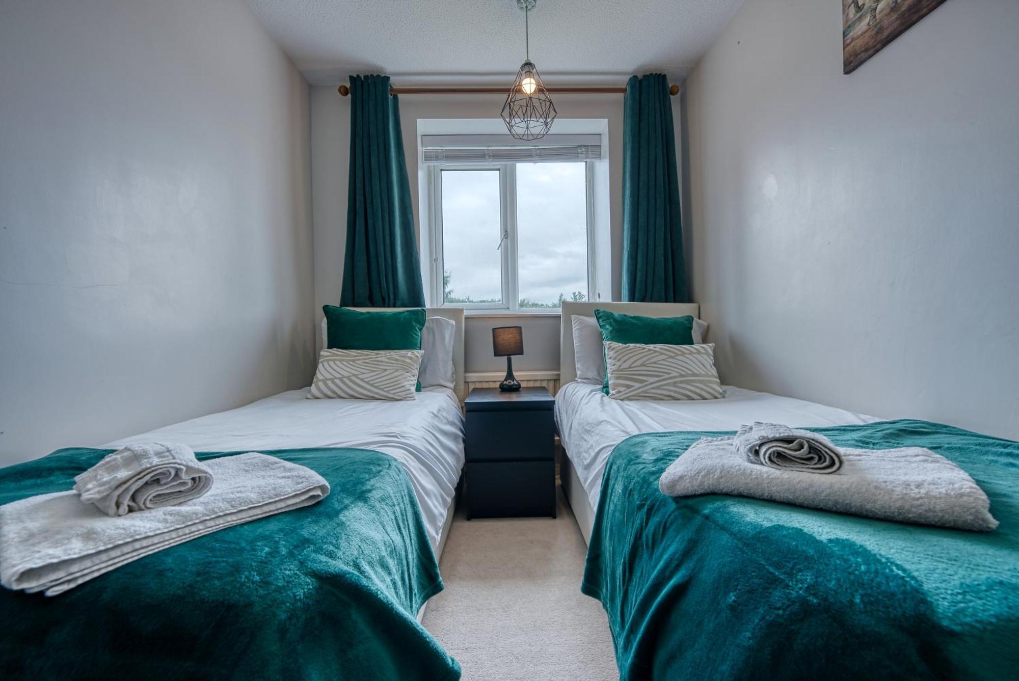 Capri 13 Sa - 3 Bed House, Close To Loughborough University & M1 Motorway, Free Wifi, Big Garden, Ample Parking- Ask For Contractor Rates! Экстерьер фото