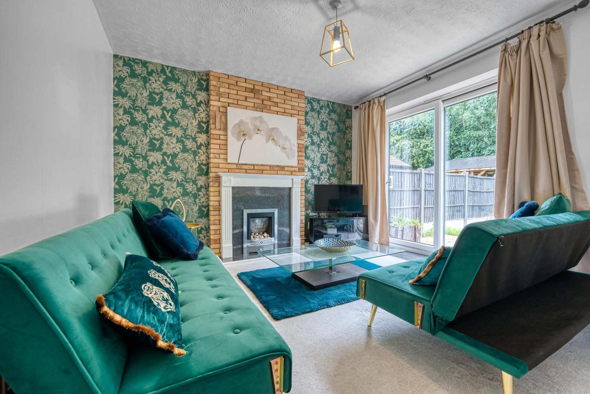 Capri 13 Sa - 3 Bed House, Close To Loughborough University & M1 Motorway, Free Wifi, Big Garden, Ample Parking- Ask For Contractor Rates! Экстерьер фото