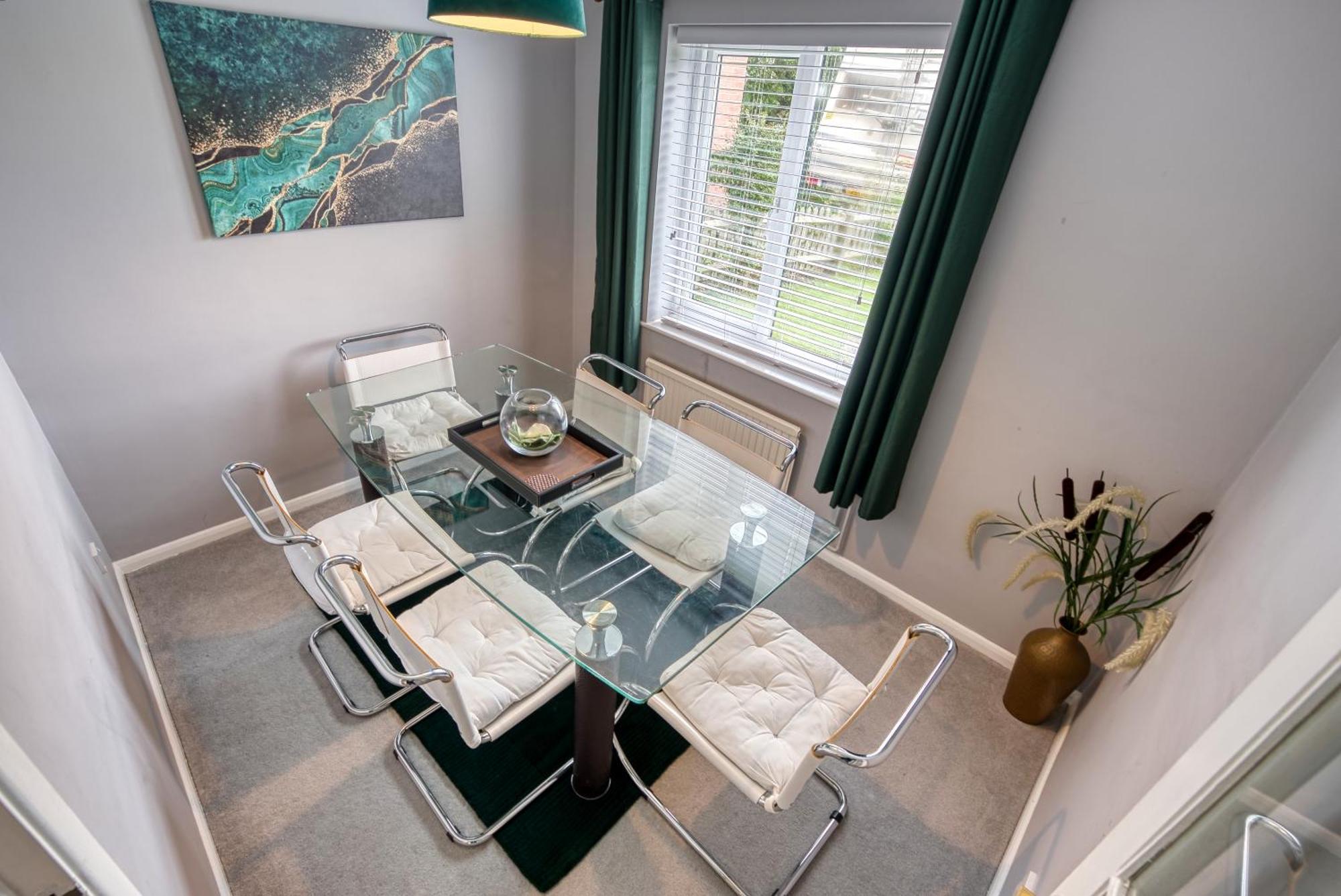 Capri 13 Sa - 3 Bed House, Close To Loughborough University & M1 Motorway, Free Wifi, Big Garden, Ample Parking- Ask For Contractor Rates! Экстерьер фото